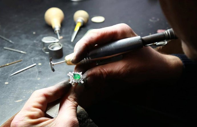 La formación en Joyería une a América Latina y Vigo gracias a la Escuela de Joyería del Atlántico