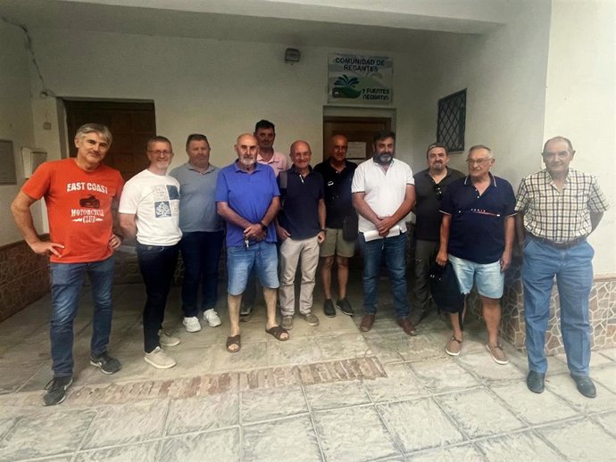 Presidentes y representantes de las comunidades fundadoras tras la constitución de la Comunidad General Negratín