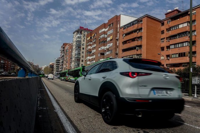 Archivo - Entrada a Conde de Casal por la A-3, a 20 de marzo de 2024, en Madrid (España).