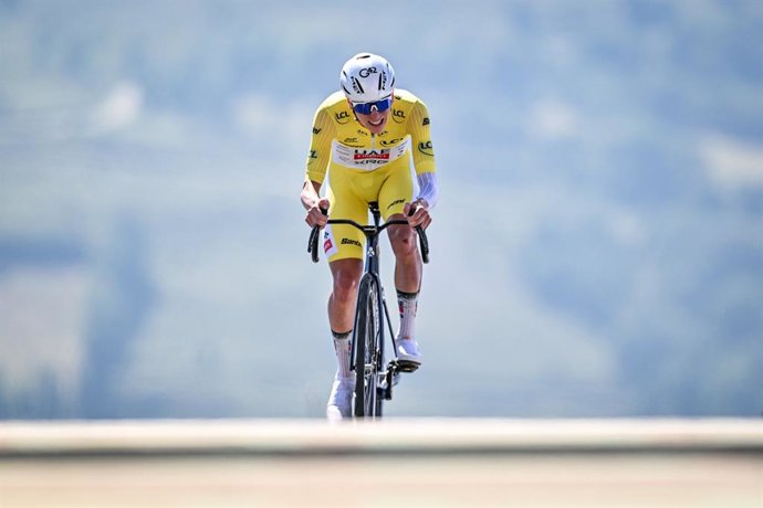 O ciclista esloveno Tadej Pogacar (UAE Team Emirates-XRG) vence a 13ª etapa do Tour de France.