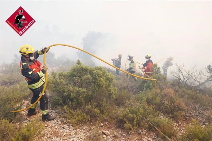 Consorcio Provincial de Bomberos de Alicante en el incendio forestal de Ibi