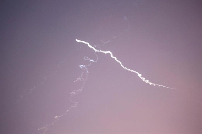 Imagen de archivo de las defensas aéreas de Israel interceptando misiles