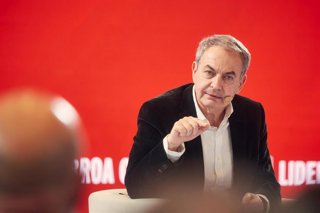 Archivo - El expresidente del Gobierno, José Luis Rodríguez Zapatero, durante un coloquio bajo el título, 'Futuro en clave feminista', en el 13º Congreso Regional del PSN, a 21 de marzo de 2025, en Pamplona, Navarra (España). 