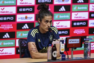 Archivo - Montse Tome, head coach of Spain attends his press conference during the training day of Spain ahead the UEFA Women’s Nations League, football match against England at RCDE Stadium on June 02, 2025 in Cornella, Barcelona, Spain.