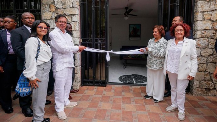 El presidente de Colombia, Gustavo Petro, inaugura su Embajada en Haití