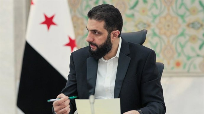 Archivo - May 19, 2025, Damascus, Syria, Syrian Arab Republic: Syrian President, Ahmed Al-Shara, meets with a number of ministers and heads of relevant in Damascus, Syria, on May 19, 2025