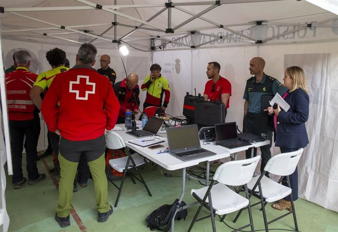 Archivo - Operativo de rescate en una cueva