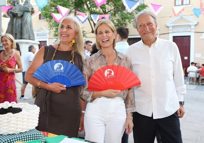 La alcaldesa de Jerez, María José García-Pelayo, en la velá.