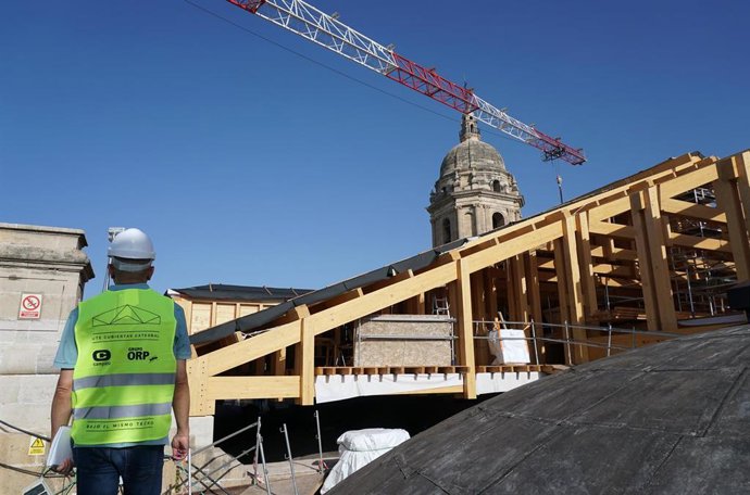 Operarios durante unas obras, en una imagen de archivo.