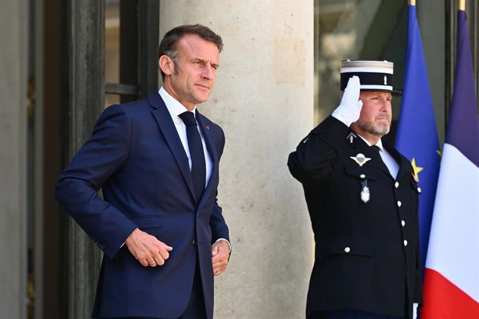 July 18, 2025, Paris, Ile-De-France (Region, France: French President Emmanuel Macron welcomes the new Federal Chancellor of the Republic of Austria, Christian Stocker, for a working dinner at the Elysee Palace on July 18, 2025.