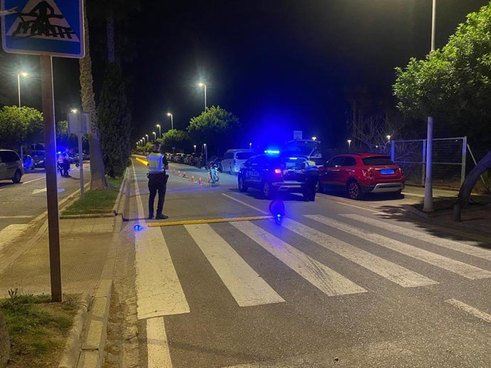 Archivo - Agentes de Policía Local de Motril, en imagen de archivo