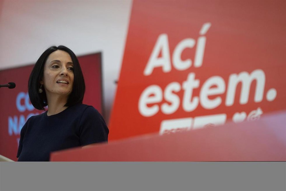 La secretaria de Organización del PSOE, Rebeca Torró, interviene durante el Comité Nacional del PSPV-PSOE, en la sede de UGT-PV, en Valncia.