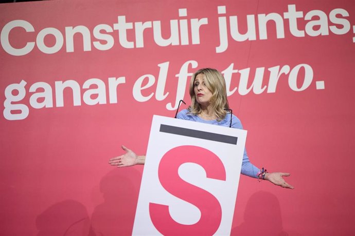 Archivo - La vicepresidenta segunda y ministra de Trabajo y Economía Social, Yolanda Díaz, interviene durante la clausura de la Asamblea Estatal de Sumar, en el Teatro Alcázar, a 30 de marzo de 2025, en Madrid (España). 