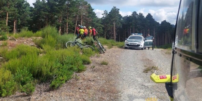 Rescatan a un ciclista herido tras sufrir una caída en Santa Cruz del Valle Urbión (Burgos)