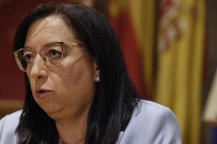 La presidenta de Les Corts Valencianes, Llanos Massó, durante una entrevista.