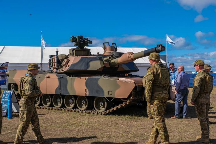 Archivo - March 25, 2025, Avalon, Victoria, Australia: Abrams M1A2 third generation heavy armoured tank is seen at the outdoor Air Force and Defence Expo of the 2025 Avalon International Airshow.