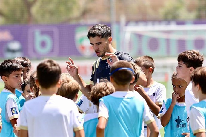 Cerca de 300 niños disfrutan en Málaga del Campus Mentalidad Brahim Díaz.