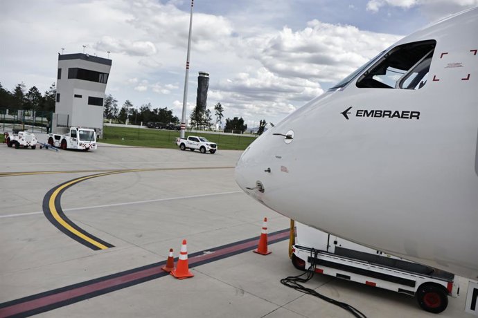 1º de julho de 2025, México, Cdmx, México: A mais nova aeronave da Mexicana de Avicion, uma companhia aérea mexicana operada por militares mexicanos, foi apresentada no Aeroporto Internacional Felipe Angeles. A presidente da Mexicana, Claudia Sheimbaum, d