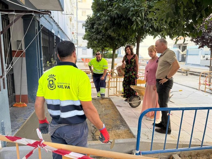 Visita de la primera edil, Pilar Miranda, a la zona.