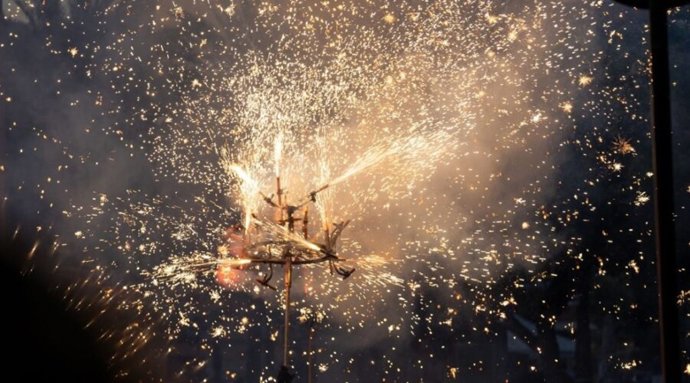 Celebración con pirotecnia.