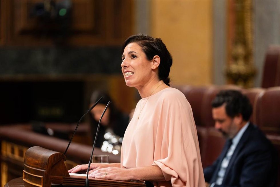 Archivo - La diputada de VOX, Rocío de Meer, interviene durante una sesión plenaria, en el Congreso de los Diputados, a 10 de octubre de 2024, en Madrid (España). El Pleno del Congreso debate y vota el dictamen aprobado por la Comisión de Derechos Socia