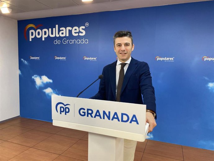 El secretario general del PP de Granada, Jorge Saavedra.