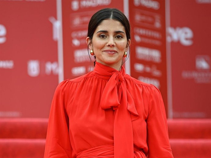 María García de Jaime posa en la alfombra roja de la II edición de los Premios Academia de la Moda Española que tiene lugar en la Biblioteca Nacional de España, a 17 de julio de 2025, en Madrid (España).