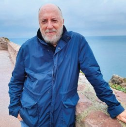 El escritor y catedrático de Literatura Miguel Herráez