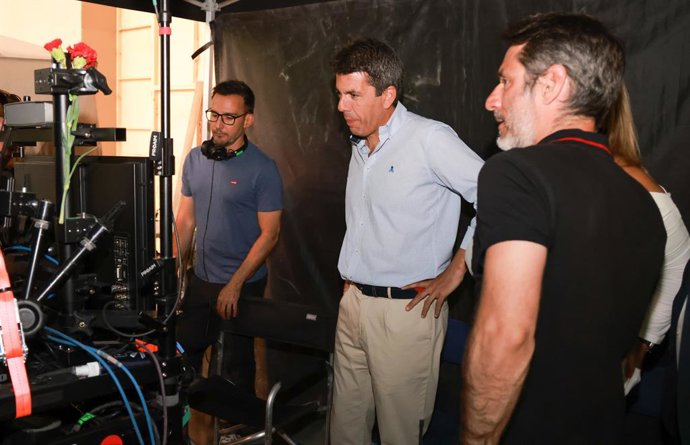 Archivo - El 'president' de la Generalitat, Carlos Mazón, en un rodaje