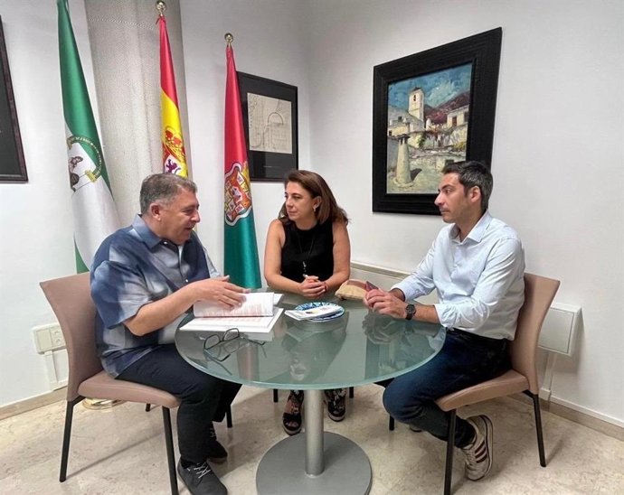 Raquel Ruz con el defensor del Ciudadano de Granada