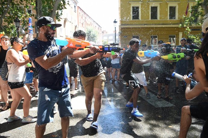 Un grupo de personas durante la celebración de la Batalla Naval de Vallecas