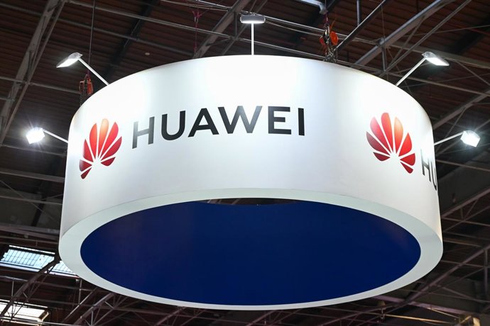 Archivo - June 13, 2025, Paris, Ile-De-France (Region, France: Illustrative photos of the Chinese Huawei stand at the VIVA TECH Show, in Paris, Porte de Versailles, on June 13, 2025