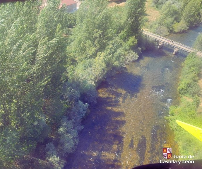 Localizado el cuerpo sin vida de un pescador que fue arrastrado por la corriente al caer al río Porma
