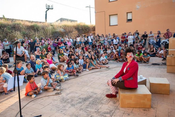 Actuación de la Compañía de María Andrés en La nit en blanc.