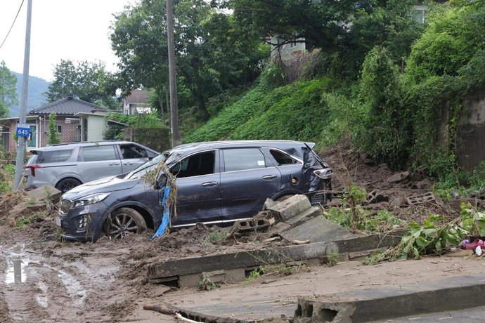 Daños materiales en Gapyeong a causa de las inundaciones por las lluvias torrenciales en Corea del Sur