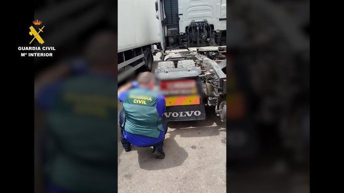 Cabeza tractora robada y recuperada por la Guardia Civil.