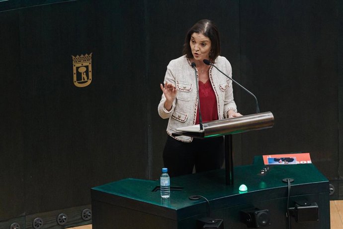 Archivo - La portavoz del PSOE en el Ayuntamiento de Madrid, Reyes Maroto, interviene durante una sesión ordinaria del Pleno municipal