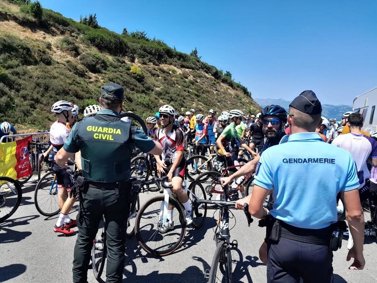 La Guardia Civil colabora con la Gendarmería francesa durante el Tour de Francia para reforzar la seguridad