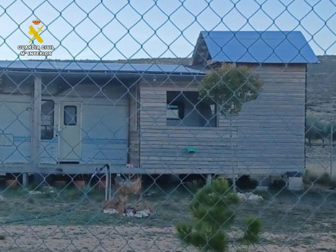 Dos investigats per construir una casa sense llicència en el Parc Natural de la Serra de Mariola