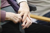 Trabajadores sociales andaluces alertan de riesgo de intrusismo y peor atención en el Plan de Choque para la Dependencia