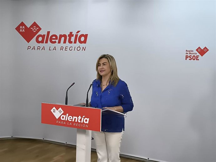 La portavoz del Grupo Parlamentario Socialista, Carmina Fernández