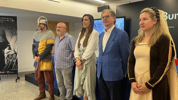 Presentación de los actos para conmemorar el 70 aniversario de la escultura del Cid.