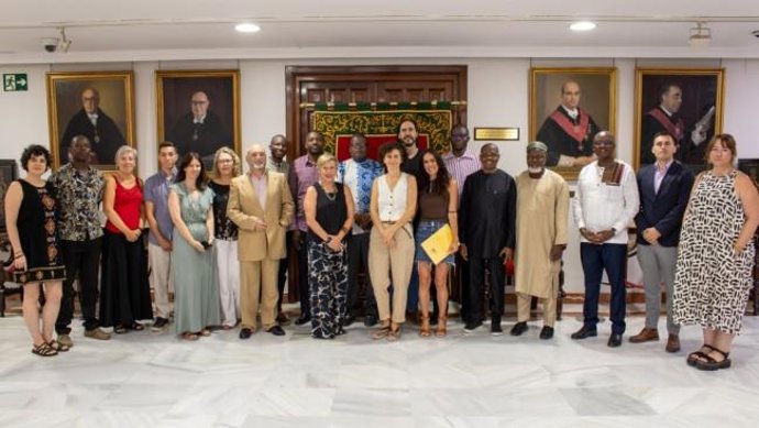 Foto de grupo de ponentes del Seminario Internacional sobre Observatorios de la Resiliencia Alimentaria y Nutricional