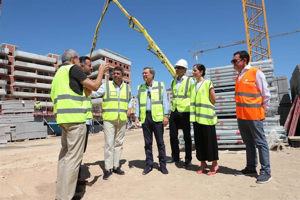 Mazón destaca que la Generalitat invierte 28 millones en Elche para mejorar infraestructuras sanitarias