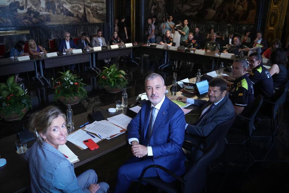 El alcalde de Barcelona, Jaume Collboni, preside la Junta Local de Seguridad para hacer balance de los primeros seis meses de 2025
