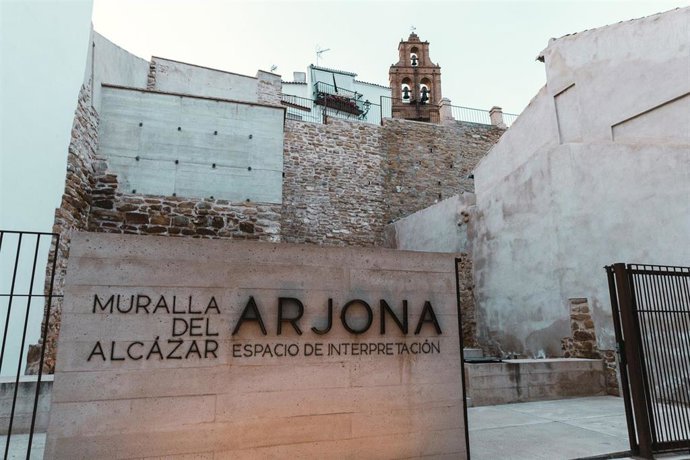 Archivo - Muralla del Alcázar en Arjona.