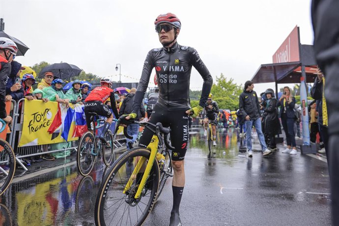 Jonas VINGEGAARD, Equipe Visma | Lease a Bike, durante o Tour de France 2025, evento de ciclismo UCI WorldTour, Etapa 2, Lauwin-Planque - Boulogne-sur-Mer (209,1 Km) em 6 de julho de 2025 em Boulogne-sur-Mer, França - Foto Stefano Cavasino / DPPI