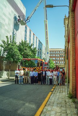 Nuevo vehículo auto brazo escala automático articulado del Consorcio Provincial de Bomberos