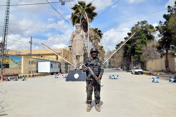 Archivo - Soldado paquistaní en la capital de Baluchistán, Quetta, en el oeste de Pakistán