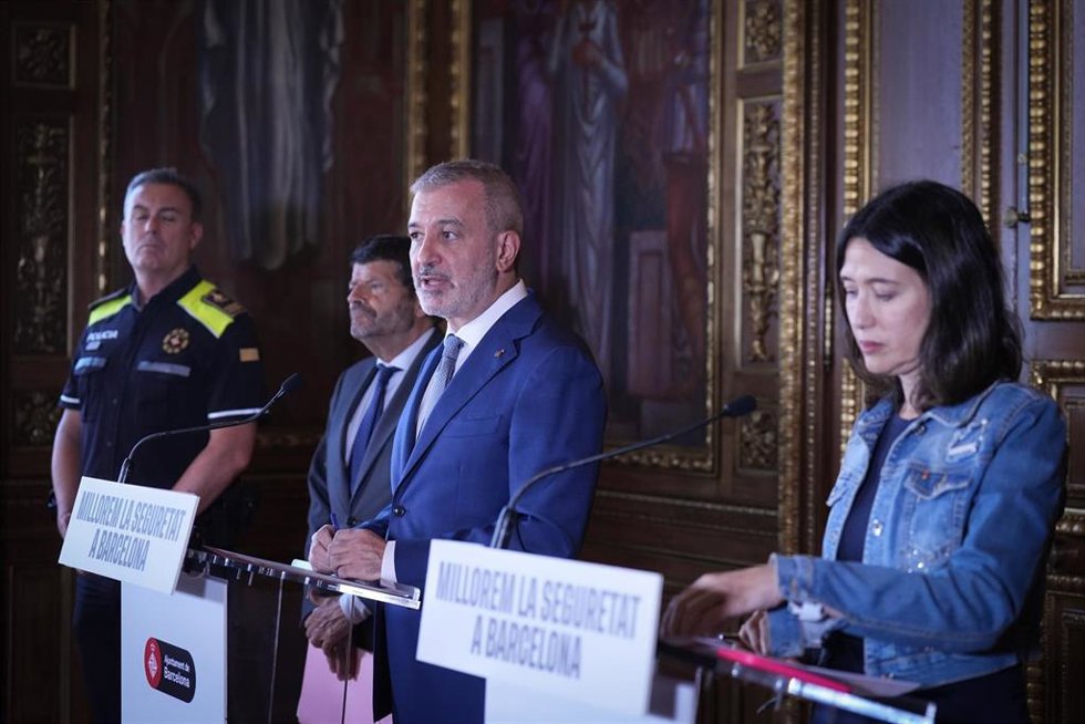 El alcalde Jaume Collboni, y la consellera de Interior de la Generalitat Núria Parlon, durante la Junta Local de Seguridad de Barcelona, en el Ayuntamiento de Barcelona, a 21 de julio de 2025, en Barcelona, Catalunya (España). La Junta Local de Segurida